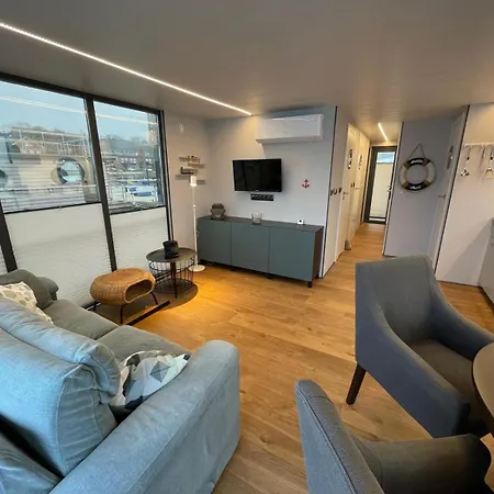 Hausboot Fjord Mobydick In Mit Dachterrasse Holiday home *