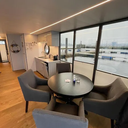 Hausboot Fjord Mobydick In Mit Dachterrasse * Flensbourg